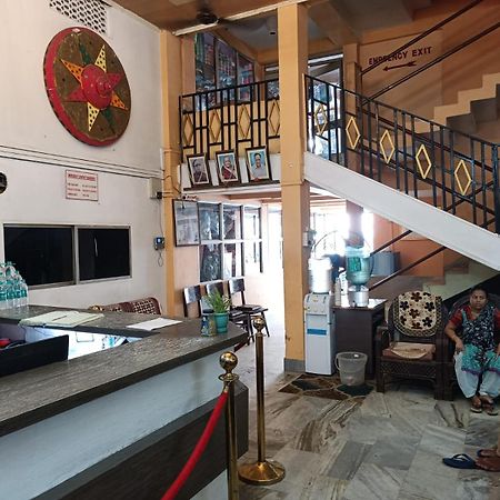Kusum Hotel Dibrugarh Buitenkant foto