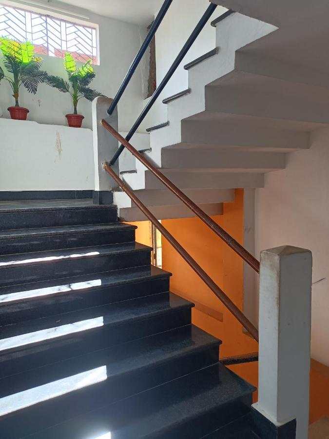 Kusum Hotel Dibrugarh Buitenkant foto