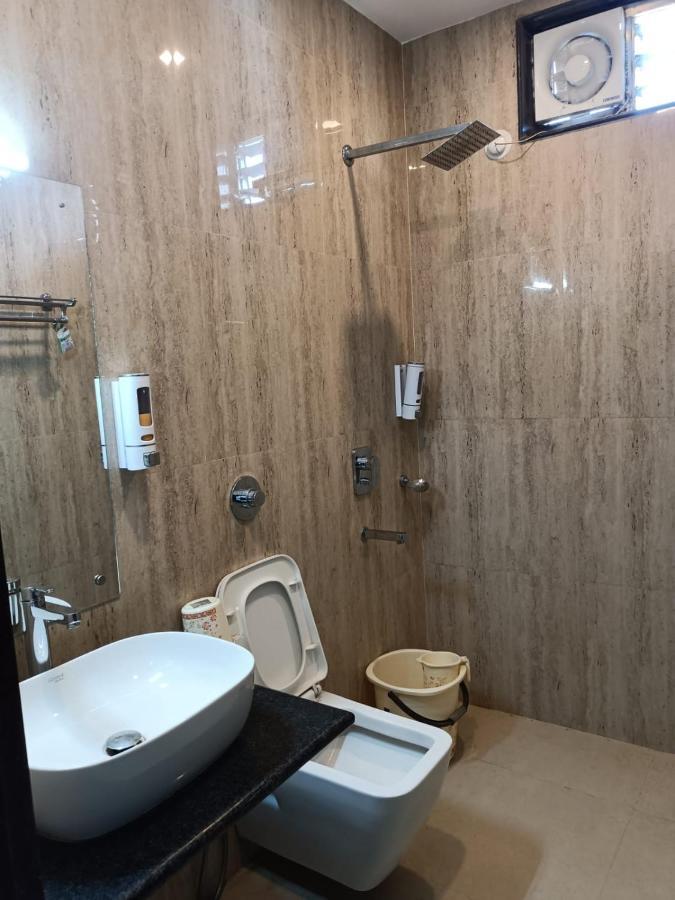 Kusum Hotel Dibrugarh Buitenkant foto