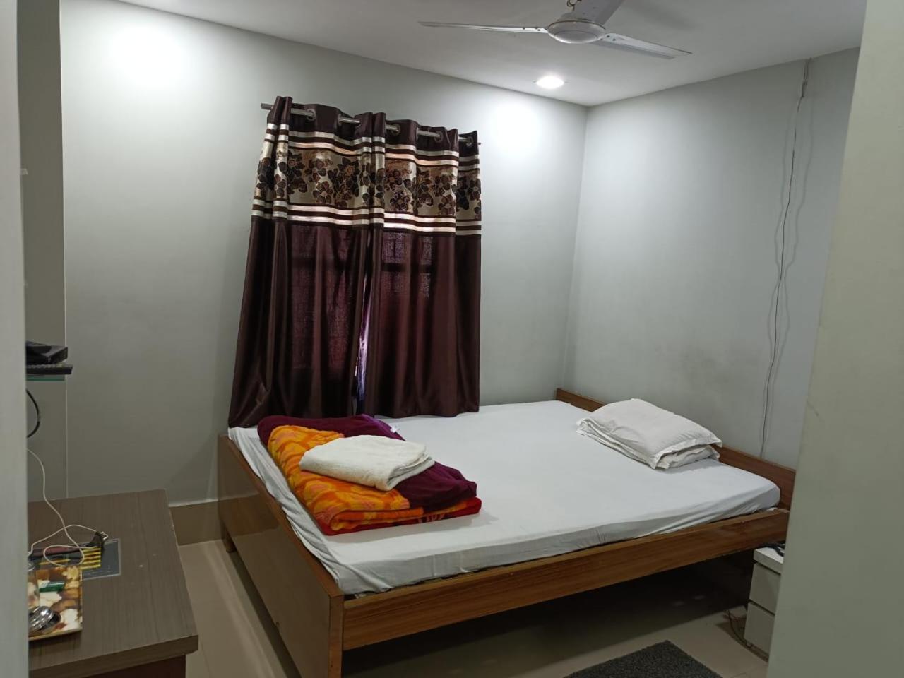 Kusum Hotel Dibrugarh Buitenkant foto