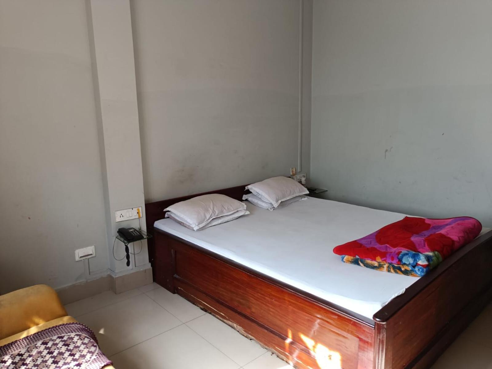 Kusum Hotel Dibrugarh Buitenkant foto